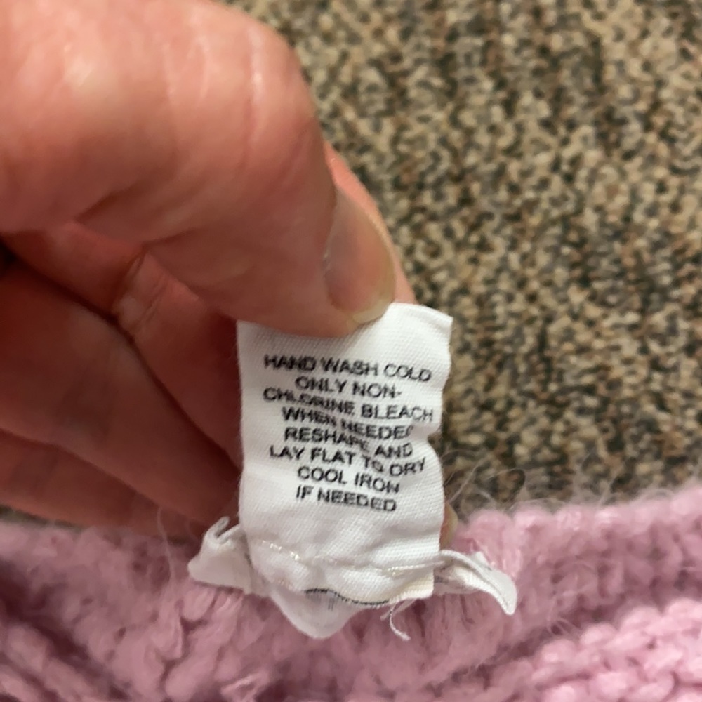 For the Republic pink boxy sweater size medium - Picture 3 of 5